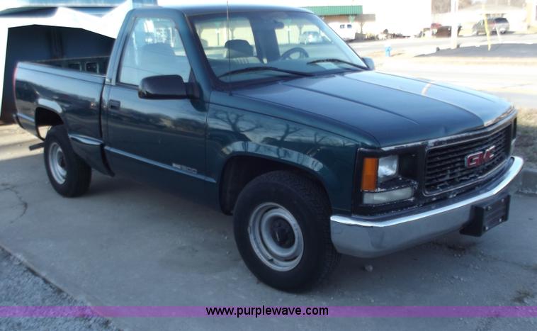 image for item B6153 1997 GMC Sierra 1500 SL pickup truck