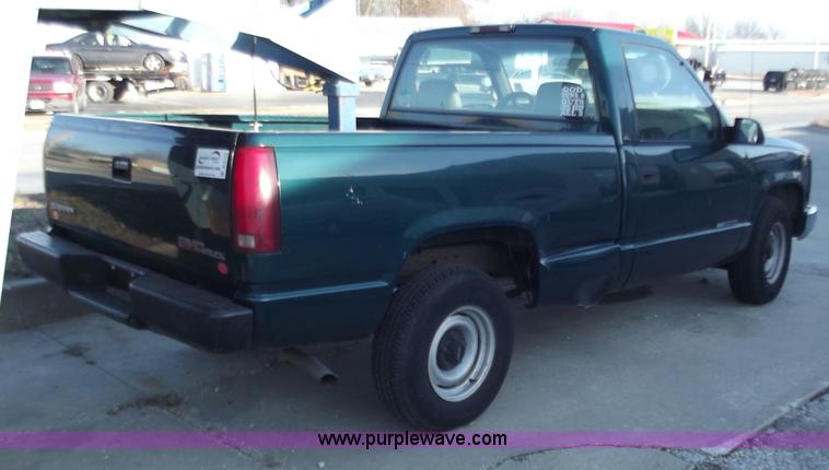 image for item B6153 1997 GMC Sierra 1500 SL pickup truck