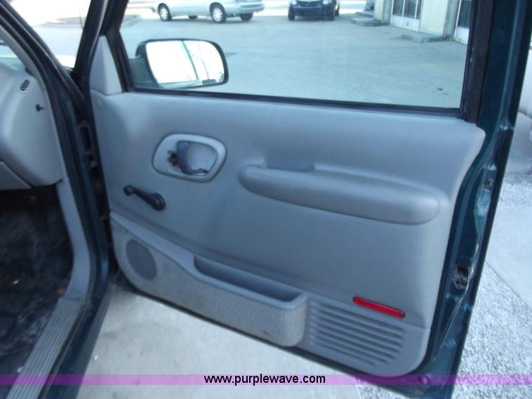 image for item B6153 1997 GMC Sierra 1500 SL pickup truck