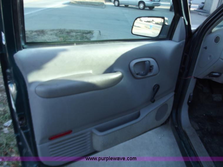 image for item B6153 1997 GMC Sierra 1500 SL pickup truck