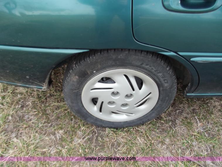 image for item B6179 1997 Ford Escort LX