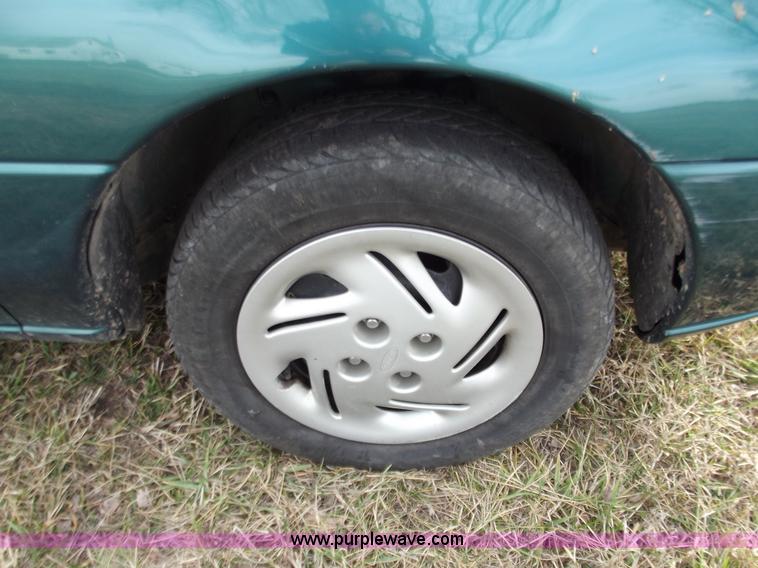 image for item B6179 1997 Ford Escort LX