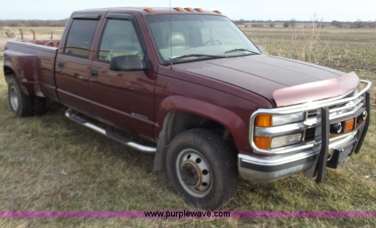 image for item B6181 1999 Chevrolet 3500 crew cab pickup truck