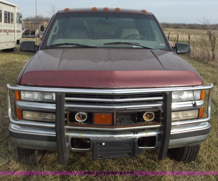 image for item B6181 1999 Chevrolet 3500 crew cab pickup truck