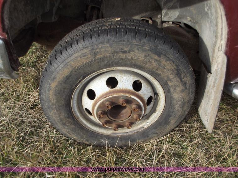 image for item B6181 1999 Chevrolet 3500 crew cab pickup truck