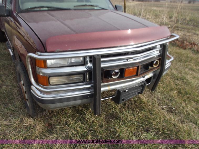 image for item B6181 1999 Chevrolet 3500 crew cab pickup truck
