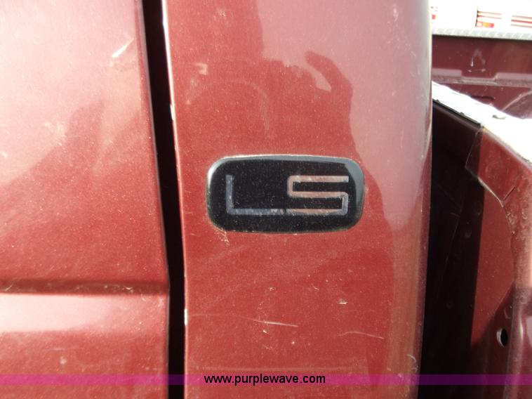 image for item B6181 1999 Chevrolet 3500 crew cab pickup truck