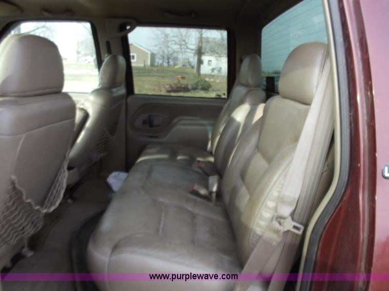 image for item B6181 1999 Chevrolet 3500 crew cab pickup truck