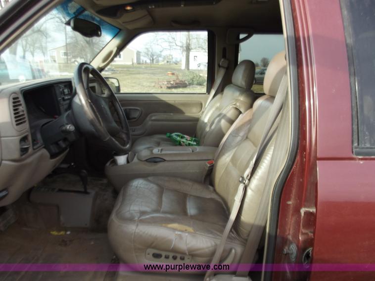 image for item B6181 1999 Chevrolet 3500 crew cab pickup truck