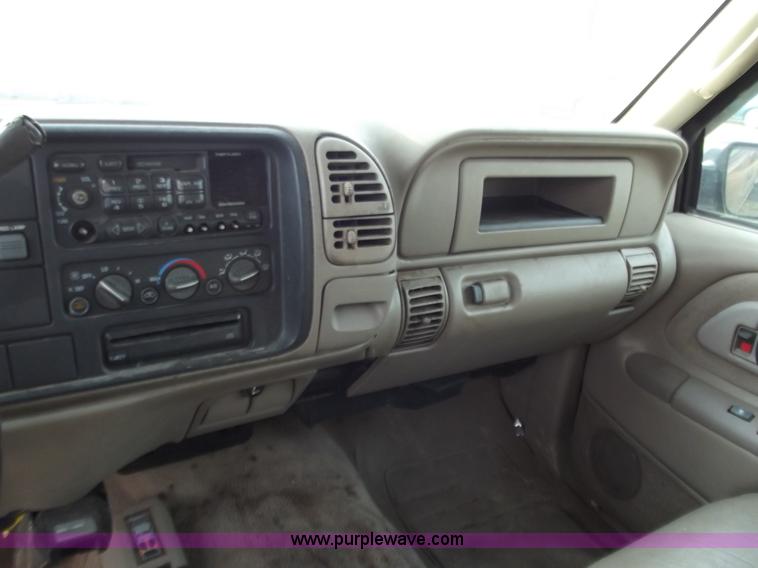 image for item B6181 1999 Chevrolet 3500 crew cab pickup truck