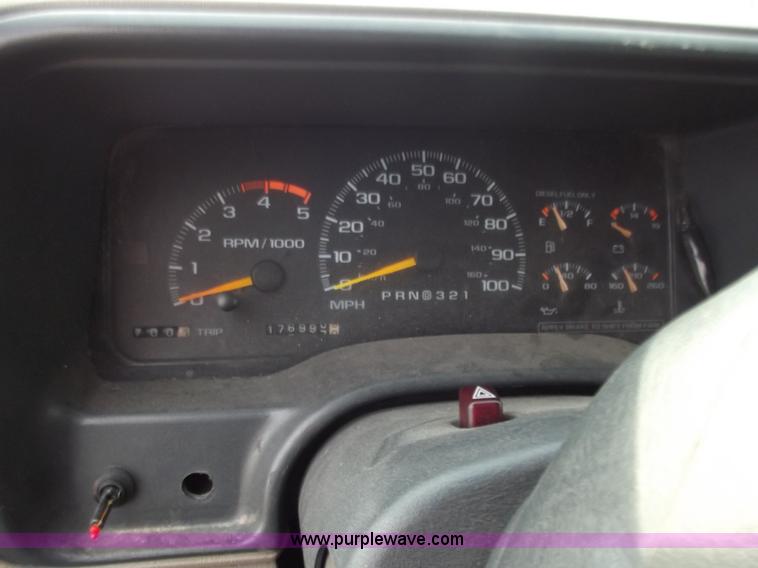 image for item B6181 1999 Chevrolet 3500 crew cab pickup truck