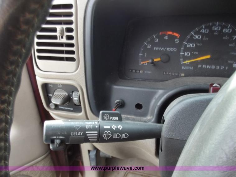 image for item B6181 1999 Chevrolet 3500 crew cab pickup truck