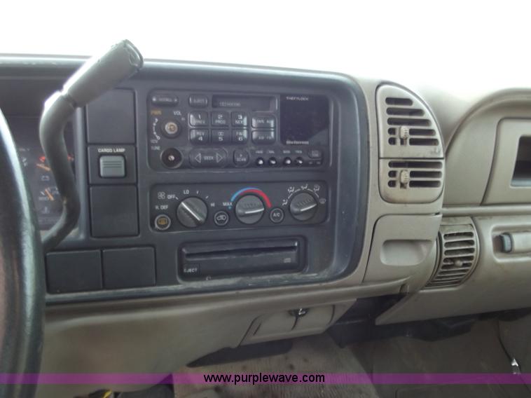 image for item B6181 1999 Chevrolet 3500 crew cab pickup truck