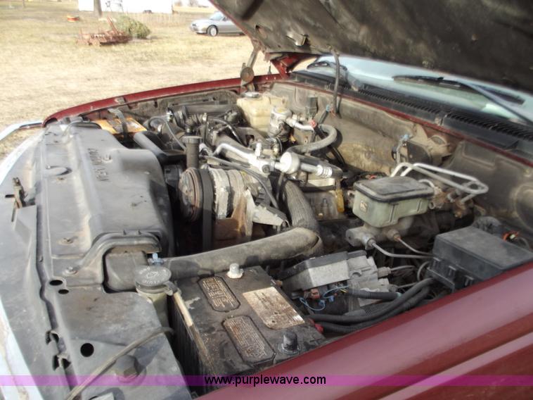 image for item B6181 1999 Chevrolet 3500 crew cab pickup truck