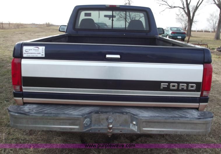 image for item B6182 1995 Ford F150 Eddie Bauer pickup truck