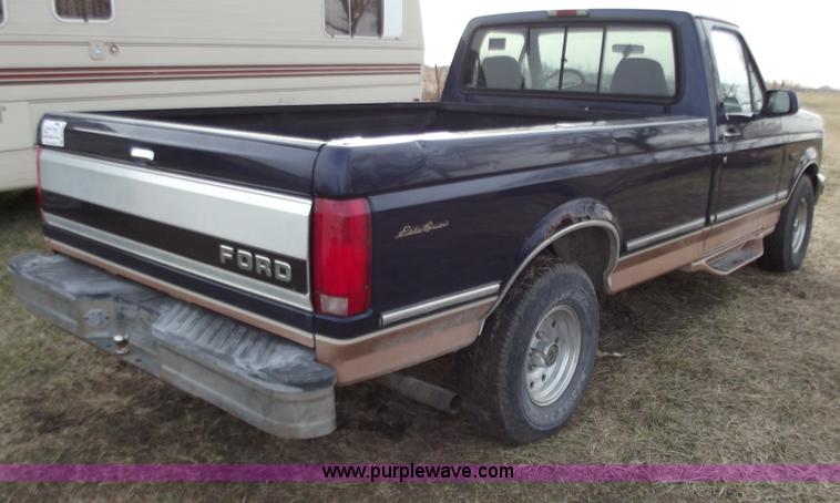 image for item B6182 1995 Ford F150 Eddie Bauer pickup truck