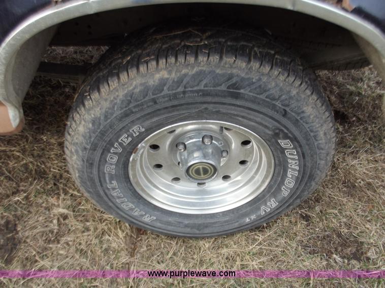 image for item B6182 1995 Ford F150 Eddie Bauer pickup truck