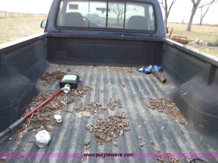 image for item B6182 1995 Ford F150 Eddie Bauer pickup truck