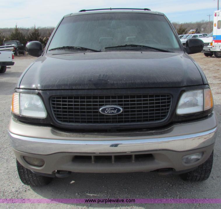image for item B7054 2002 Ford Expedition Eddie Bauer SUV
