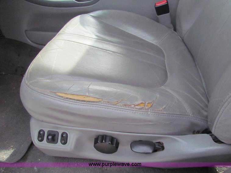 image for item B7054 2002 Ford Expedition Eddie Bauer SUV