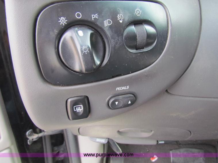 image for item B7054 2002 Ford Expedition Eddie Bauer SUV