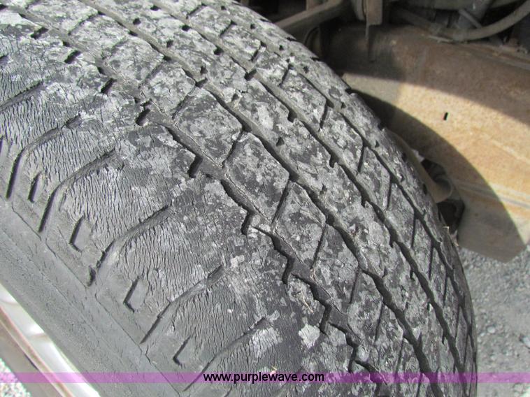 image for item B7054 2002 Ford Expedition Eddie Bauer SUV