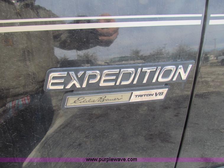 image for item B7054 2002 Ford Expedition Eddie Bauer SUV