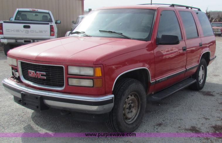 image for item B7055 1999 GMC Yukon SUV