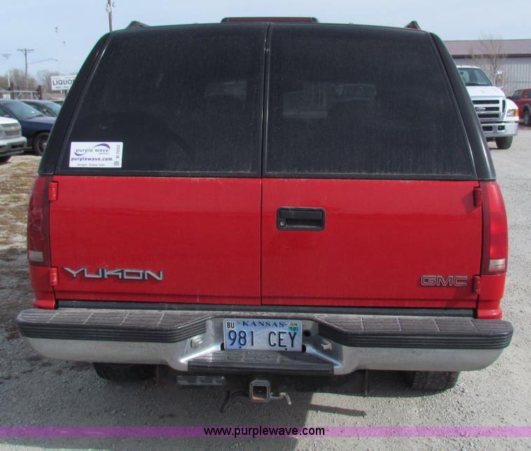 image for item B7055 1999 GMC Yukon SUV