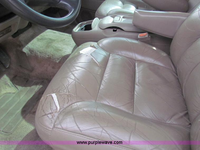image for item B7055 1999 GMC Yukon SUV