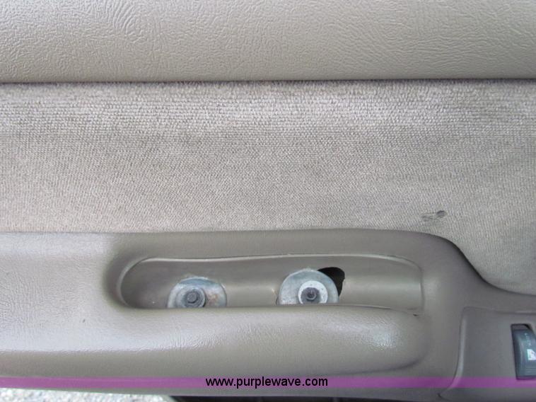 image for item B7055 1999 GMC Yukon SUV