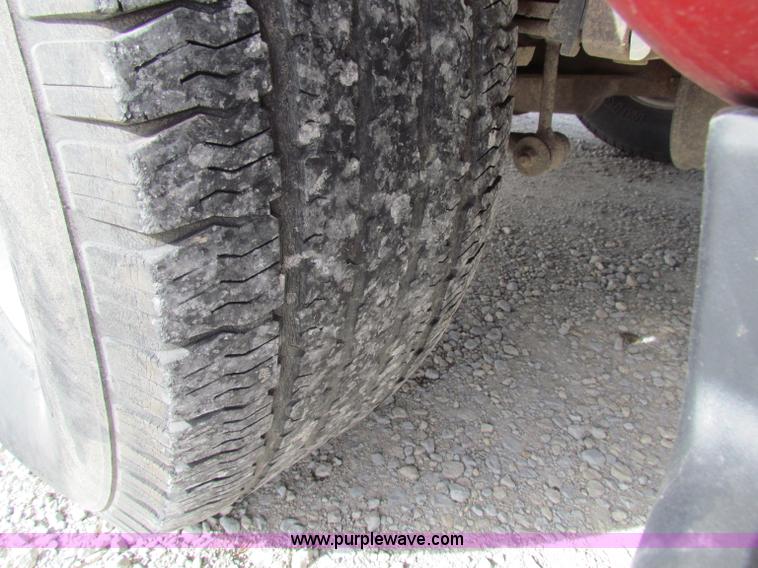 image for item B7055 1999 GMC Yukon SUV