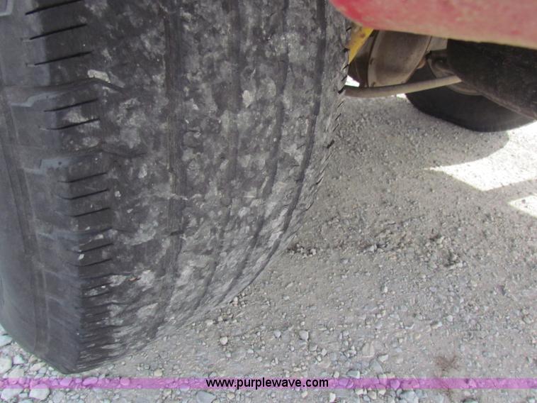 image for item B7055 1999 GMC Yukon SUV