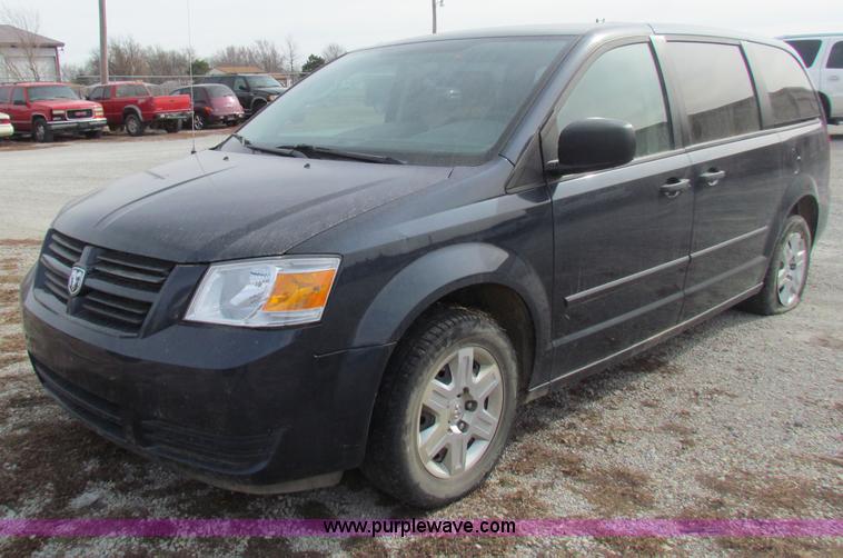 image for item B7056 2008 Dodge Grand Caravan SE mini van