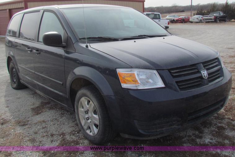 image for item B7056 2008 Dodge Grand Caravan SE mini van