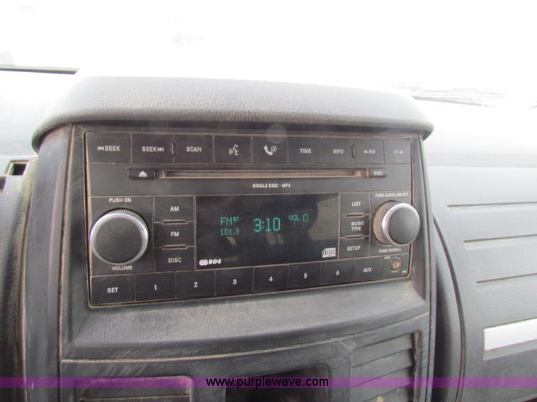 image for item B7056 2008 Dodge Grand Caravan SE mini van