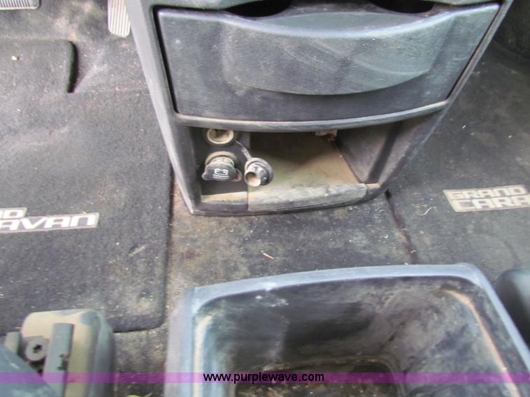 image for item B7056 2008 Dodge Grand Caravan SE mini van