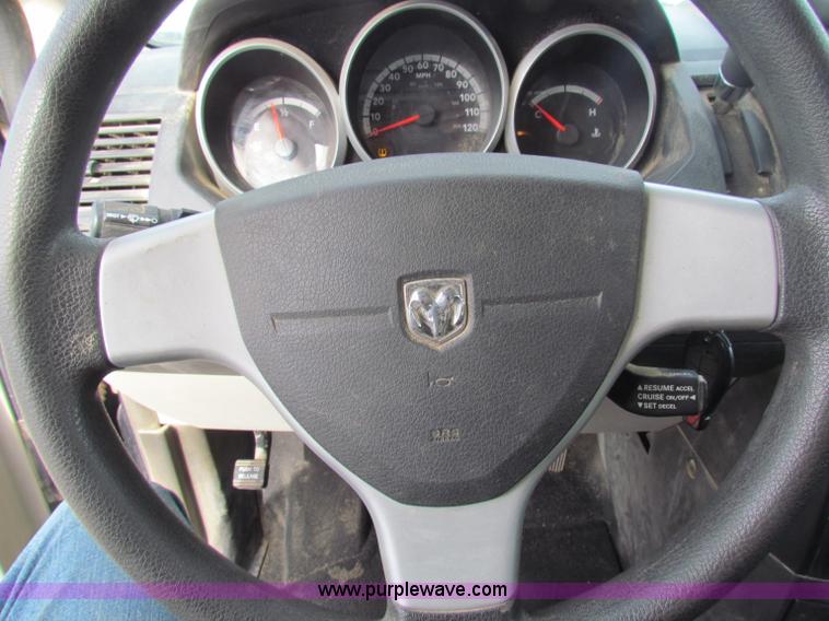 image for item B7056 2008 Dodge Grand Caravan SE mini van