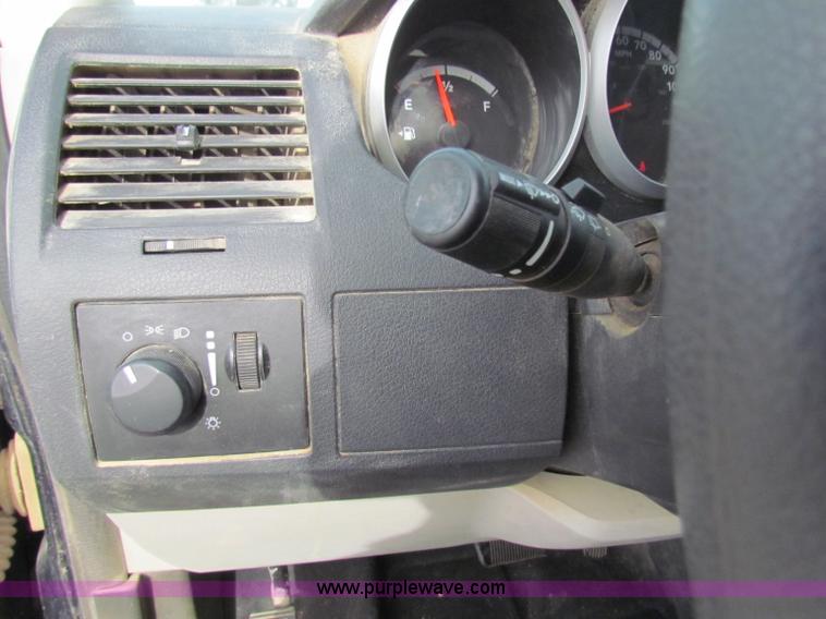 image for item B7056 2008 Dodge Grand Caravan SE mini van