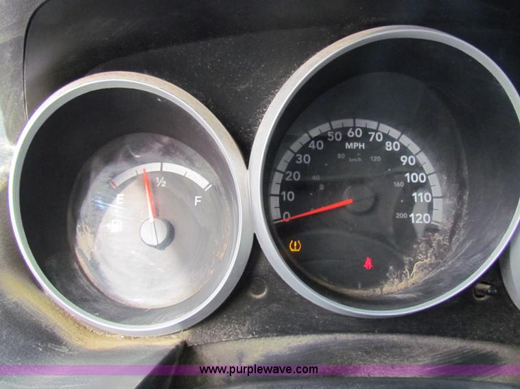 image for item B7056 2008 Dodge Grand Caravan SE mini van