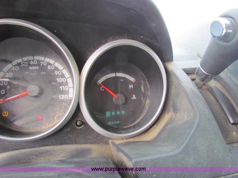 image for item B7056 2008 Dodge Grand Caravan SE mini van