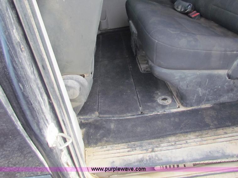 image for item B7056 2008 Dodge Grand Caravan SE mini van