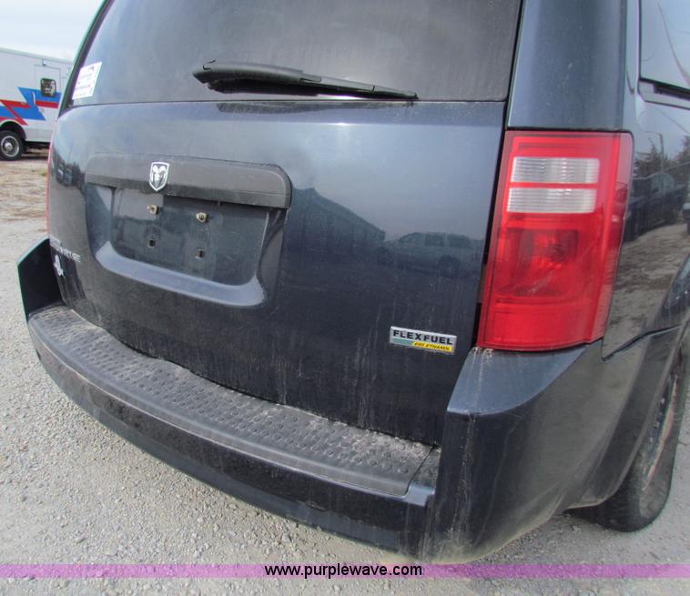 image for item B7056 2008 Dodge Grand Caravan SE mini van