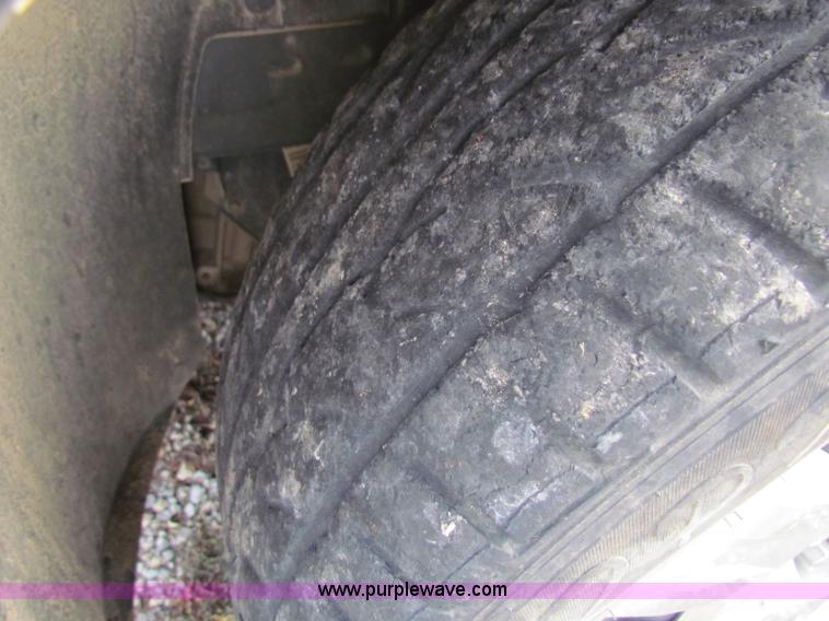 image for item B7056 2008 Dodge Grand Caravan SE mini van