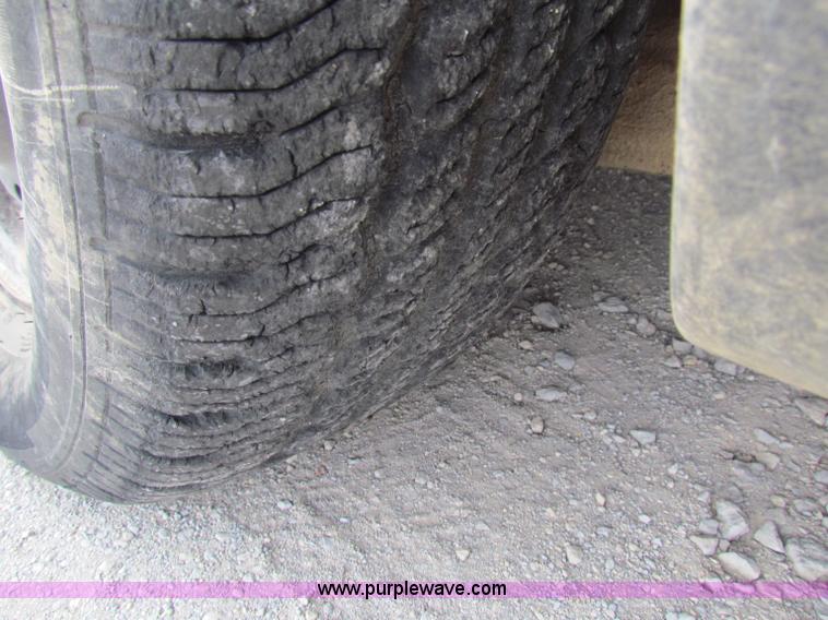 image for item B7056 2008 Dodge Grand Caravan SE mini van