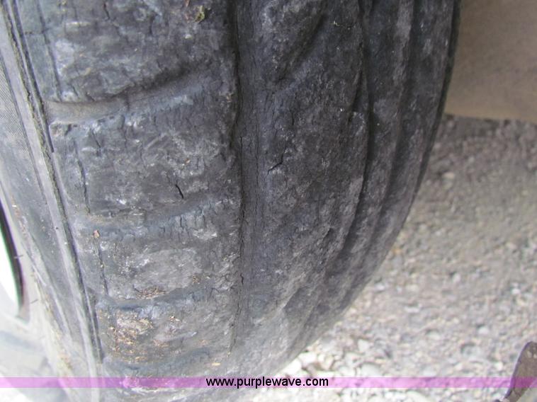 image for item B7056 2008 Dodge Grand Caravan SE mini van