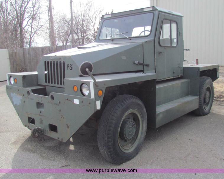 image for item B7057 1989 PSI MB4 tow tractor
