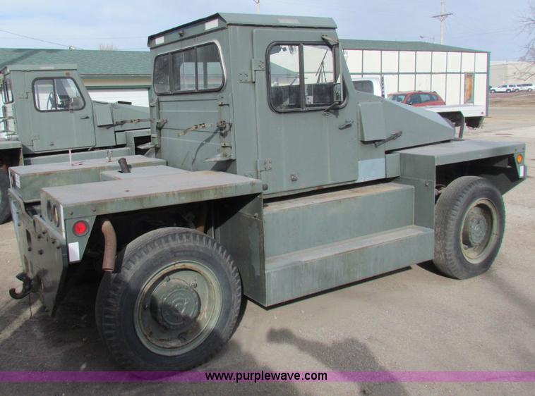 image for item B7057 1989 PSI MB4 tow tractor