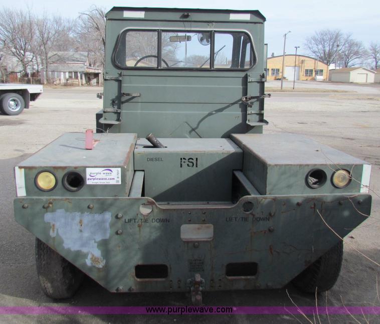 image for item B7057 1989 PSI MB4 tow tractor