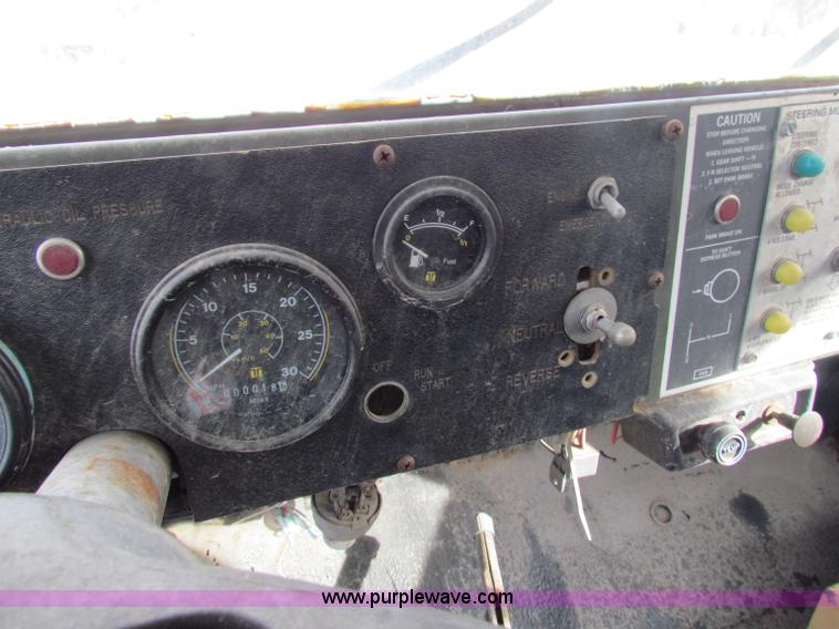 image for item B7057 1989 PSI MB4 tow tractor